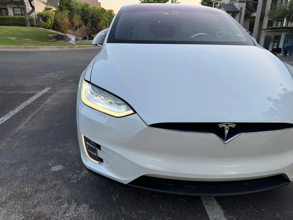 2019 Tesla Model X - Image 17 of 29