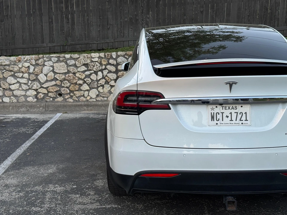 2019 Tesla Model X - Image 23 of 29