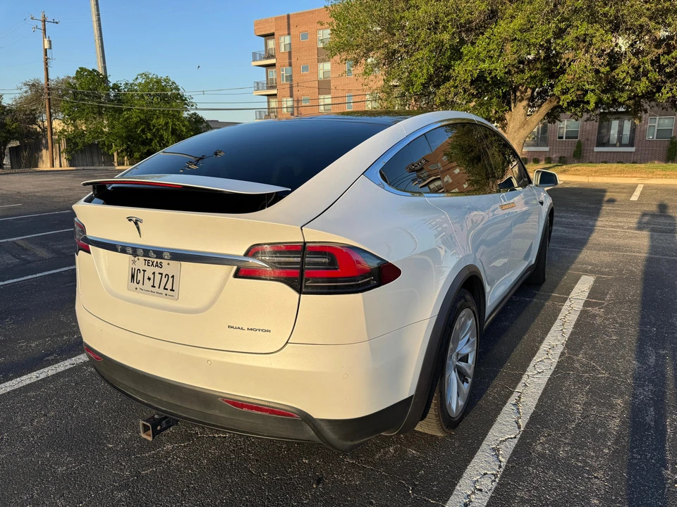 2019 Tesla Model X - Image 12 of 29