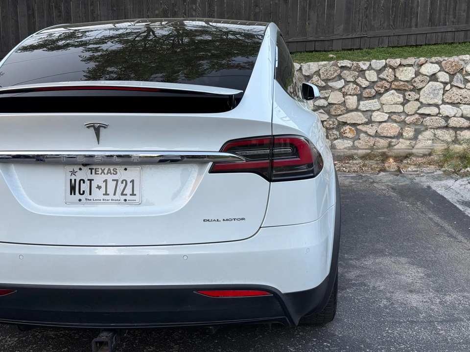 2019 Tesla Model X - Image 26 of 29