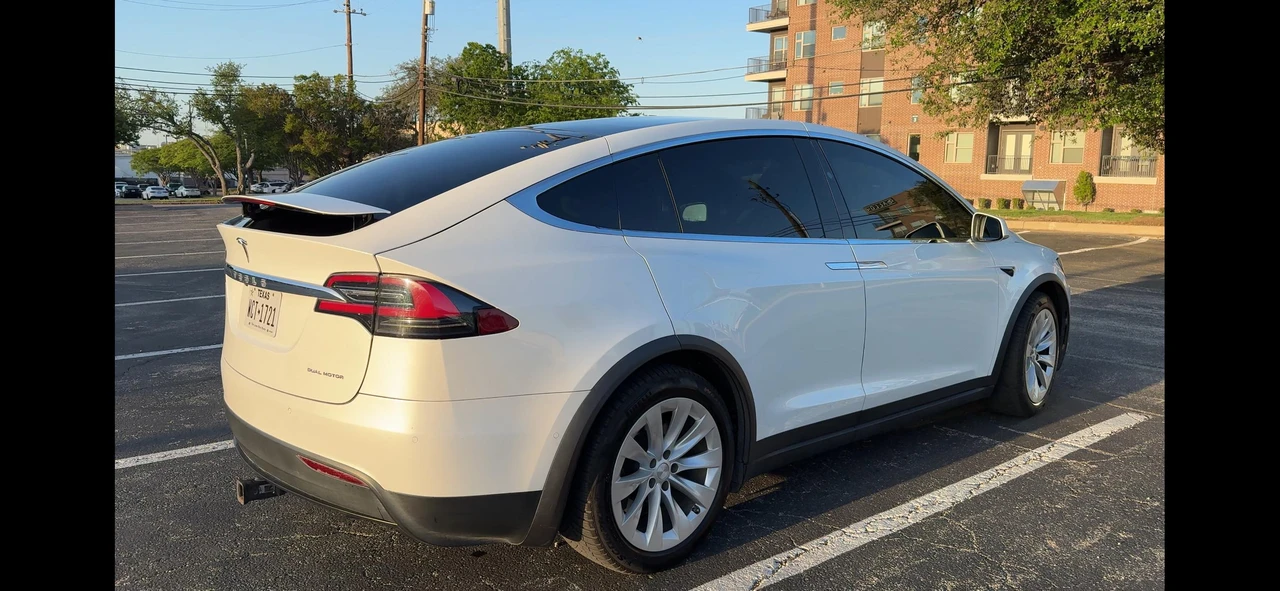 2019 Tesla Model X - Image 13 of 29