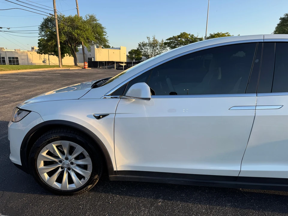 2019 Tesla Model X - Image 19 of 29