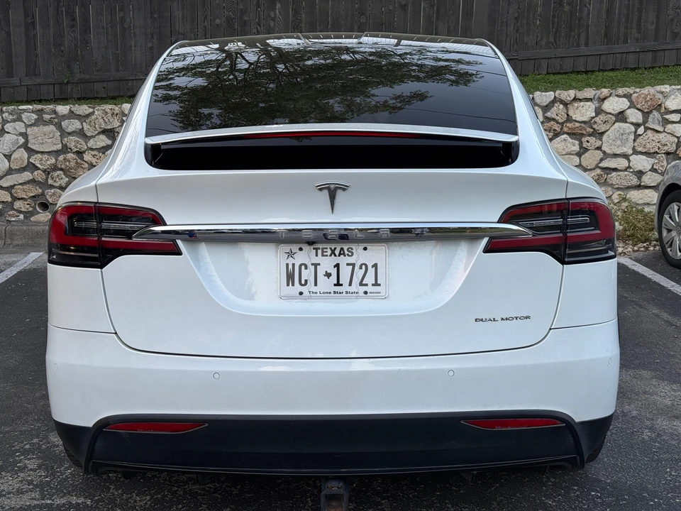 2019 Tesla Model X - Image 11 of 29
