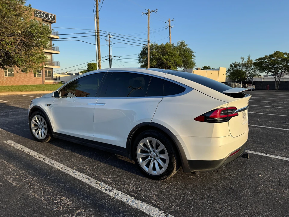2019 Tesla Model X - Image 9 of 29