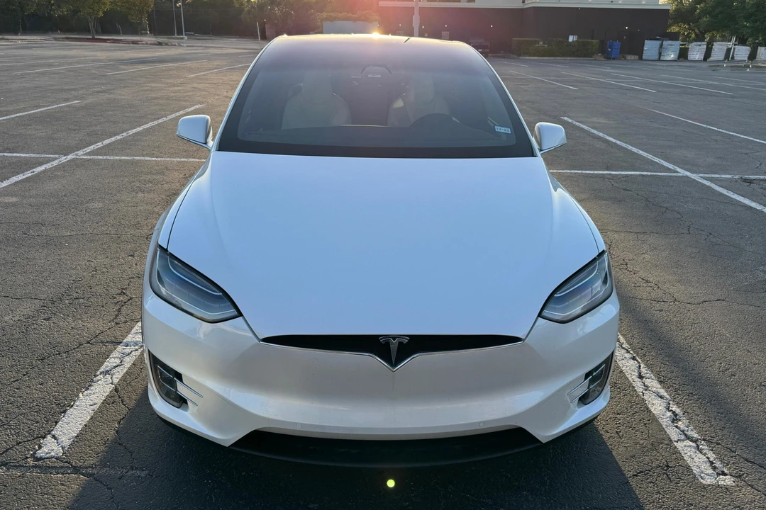2019 Tesla Model X - Image 2 of 29
