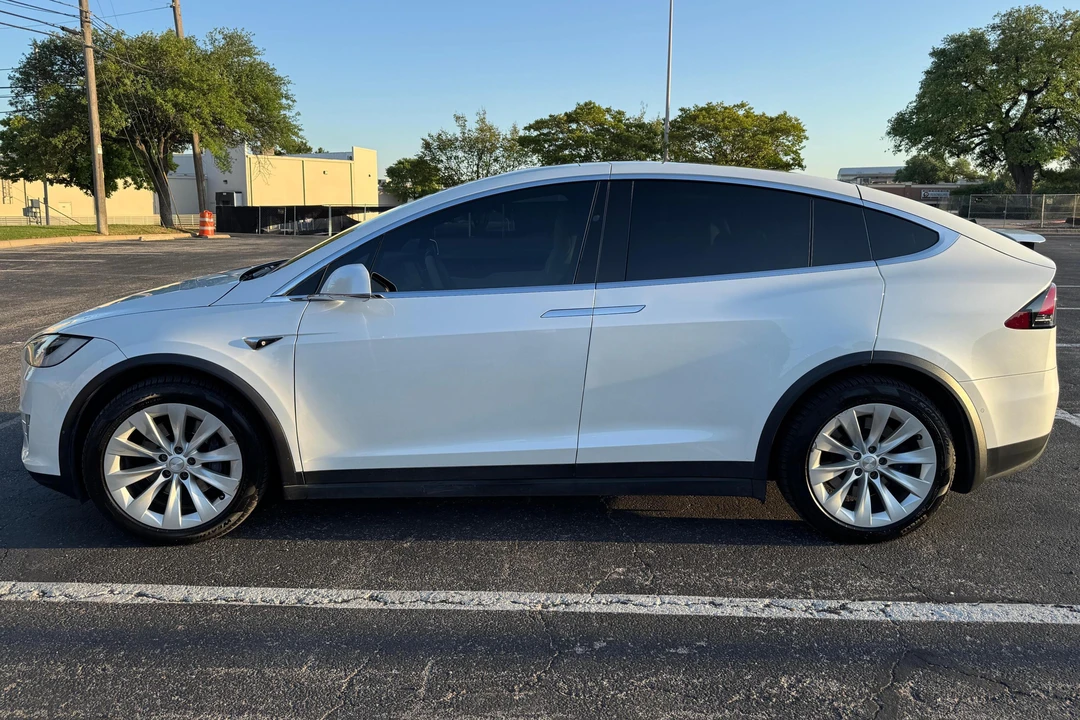 2019 Tesla Model X - Image 3 of 29