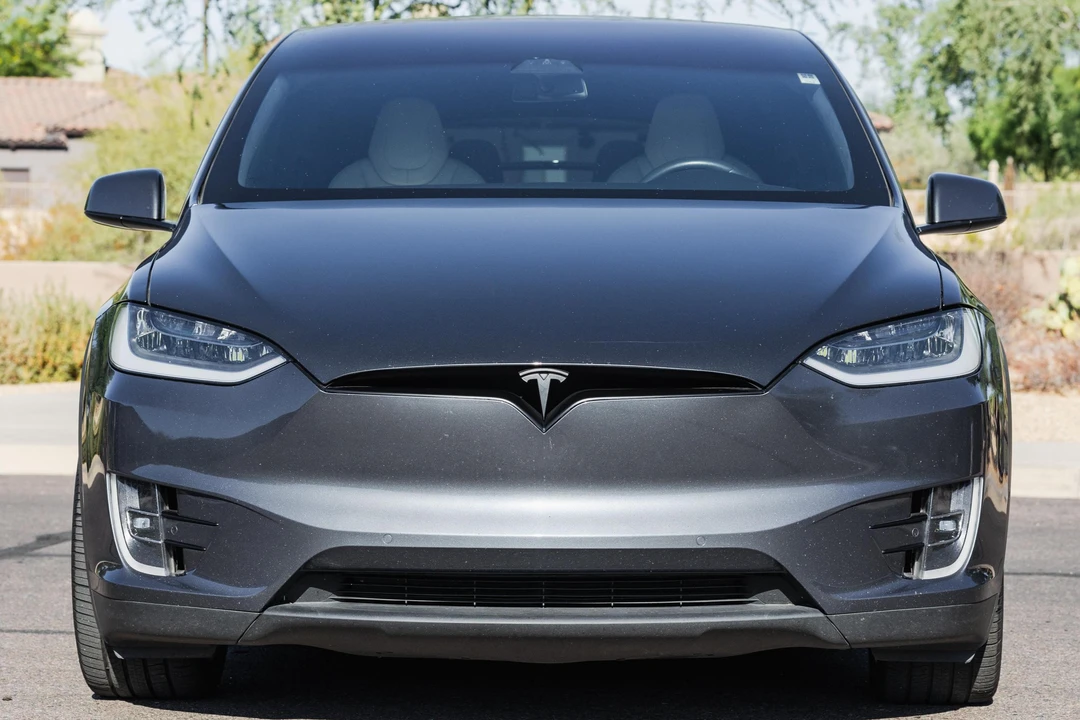 2019 Tesla Model X - Image 2 of 31