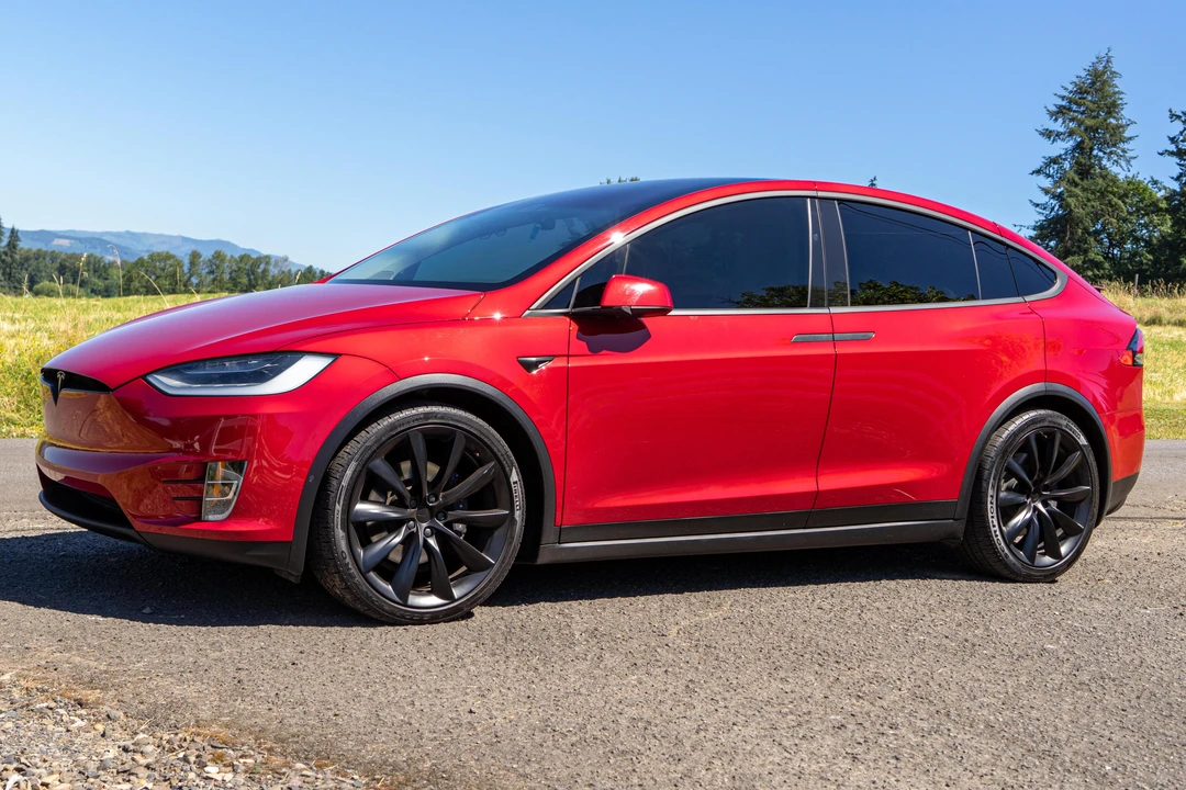 2019 Tesla Model X - Image 8 of 31