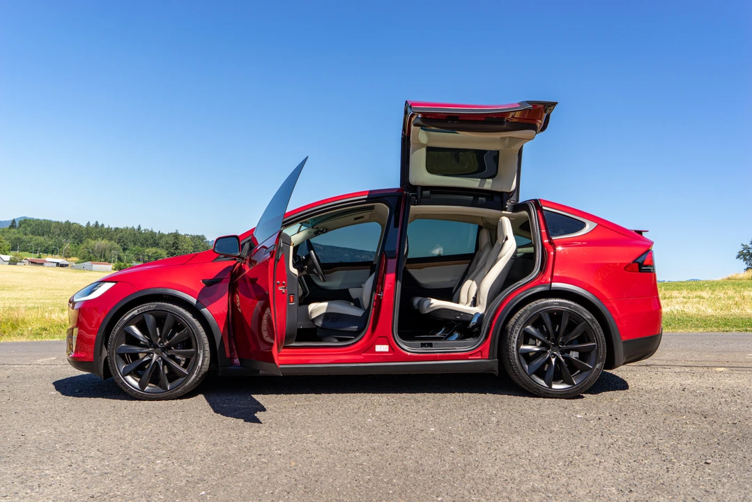 2019 Tesla Model X - Image 15 of 31