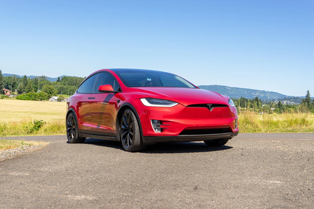2019 Tesla Model X - Image 14 of 31