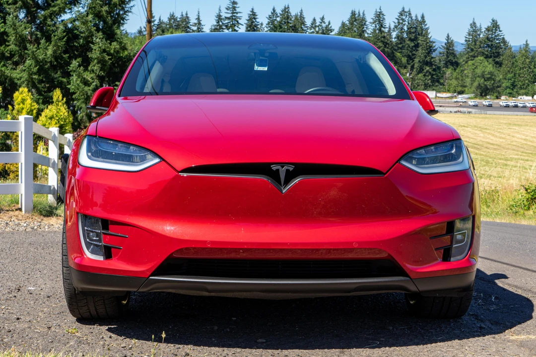 2019 Tesla Model X - Image 2 of 31
