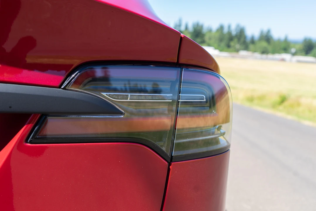 2019 Tesla Model X - Image 24 of 31