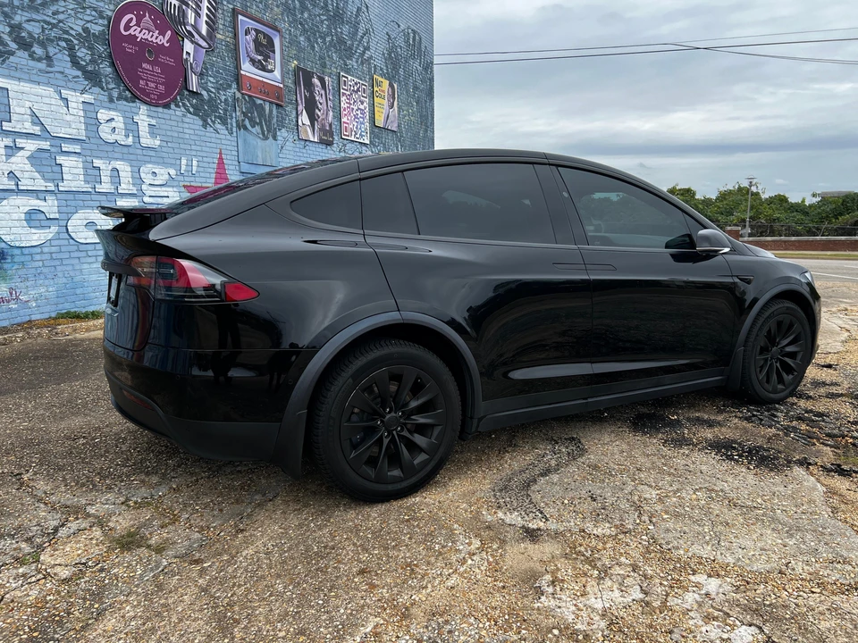 2019 Tesla Model X - Image 10 of 31