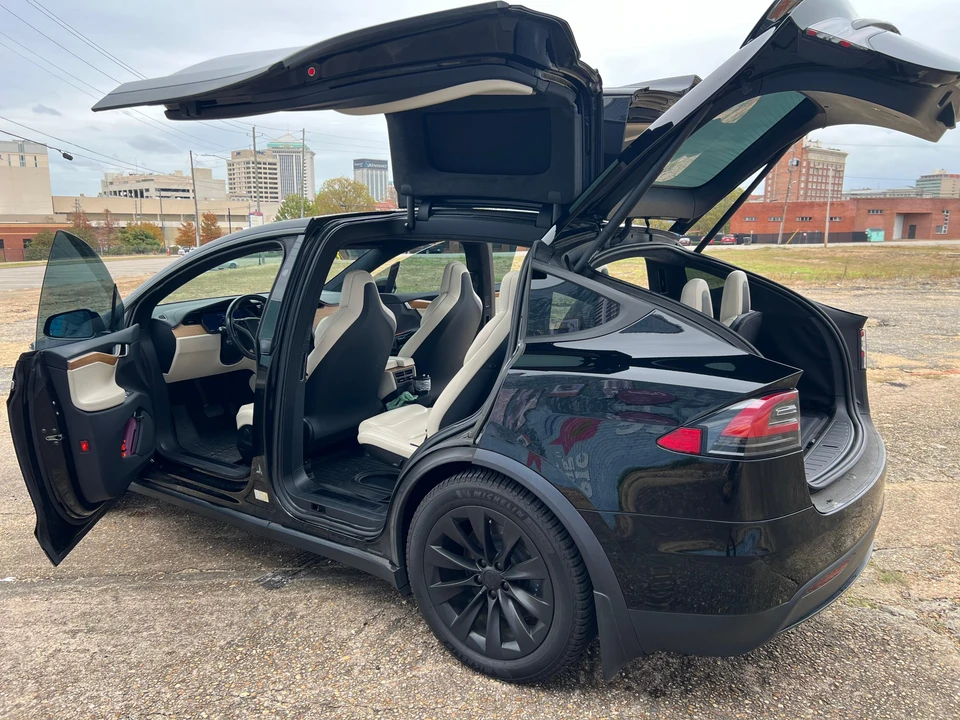2019 Tesla Model X - Image 24 of 31