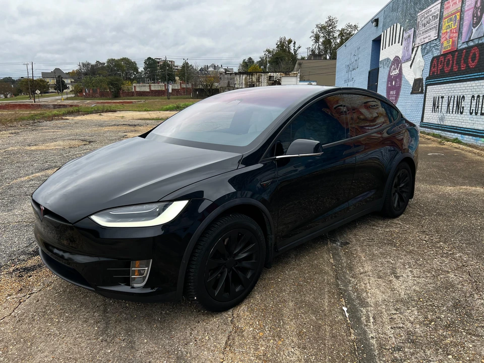 2019 Tesla Model X - Image 8 of 31