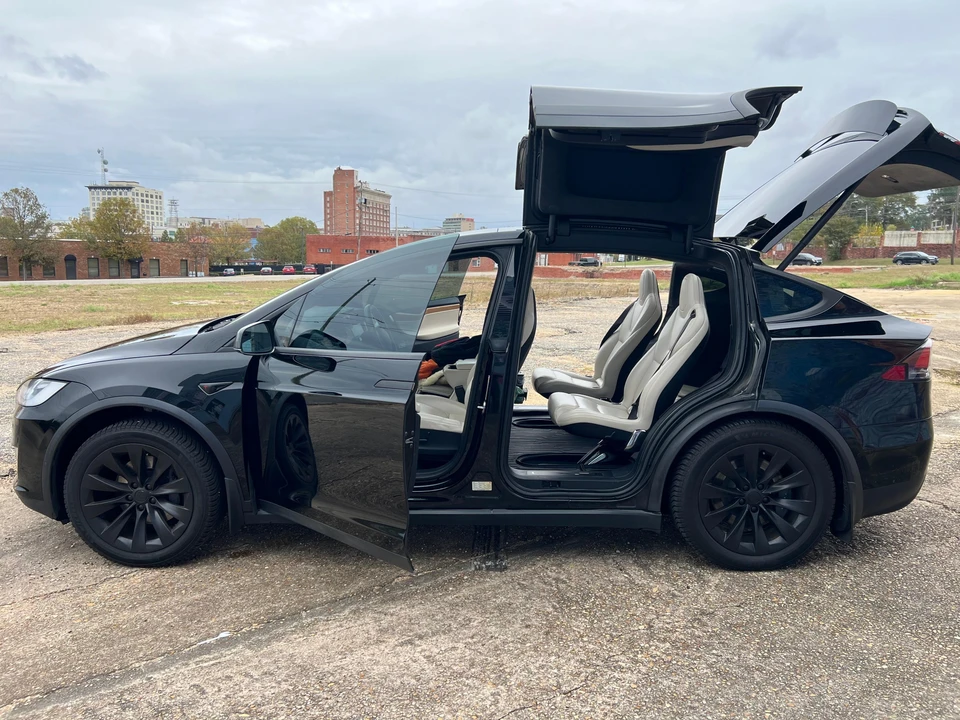 2019 Tesla Model X - Image 23 of 31