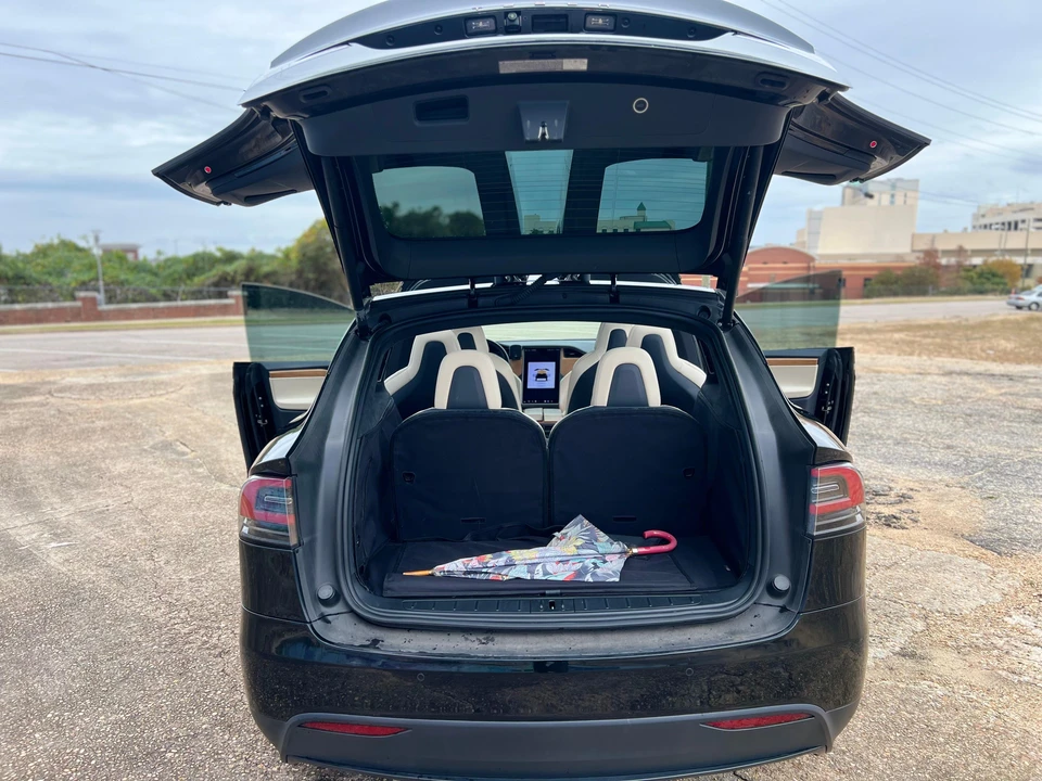 2019 Tesla Model X - Image 25 of 31
