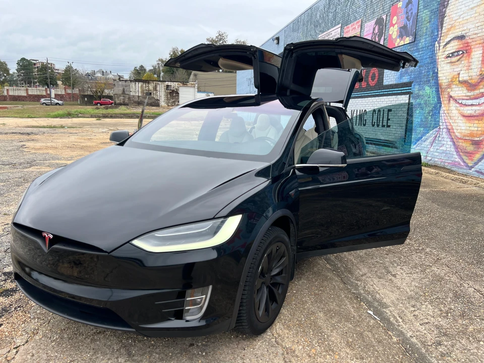 2019 Tesla Model X - Image 21 of 31