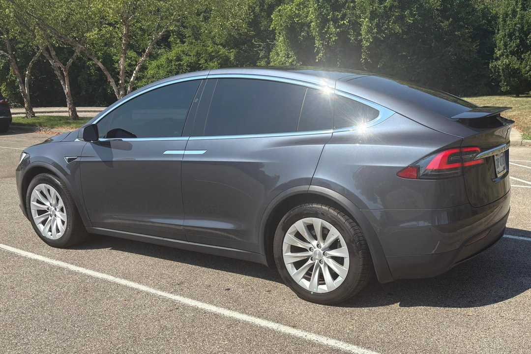 2019 Tesla Model X - Image 4 of 31