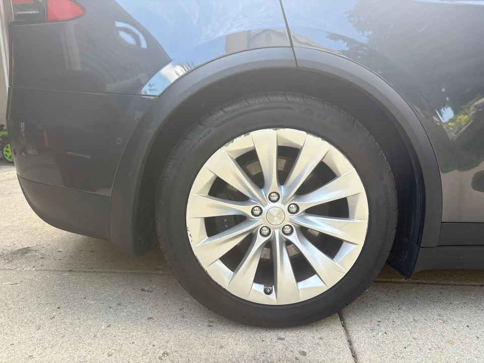 2019 Tesla Model X - Image 17 of 31