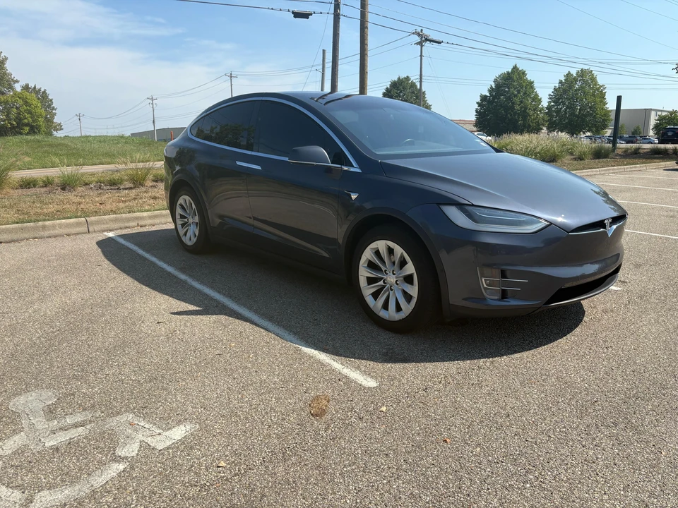 2019 Tesla Model X - Image 9 of 31