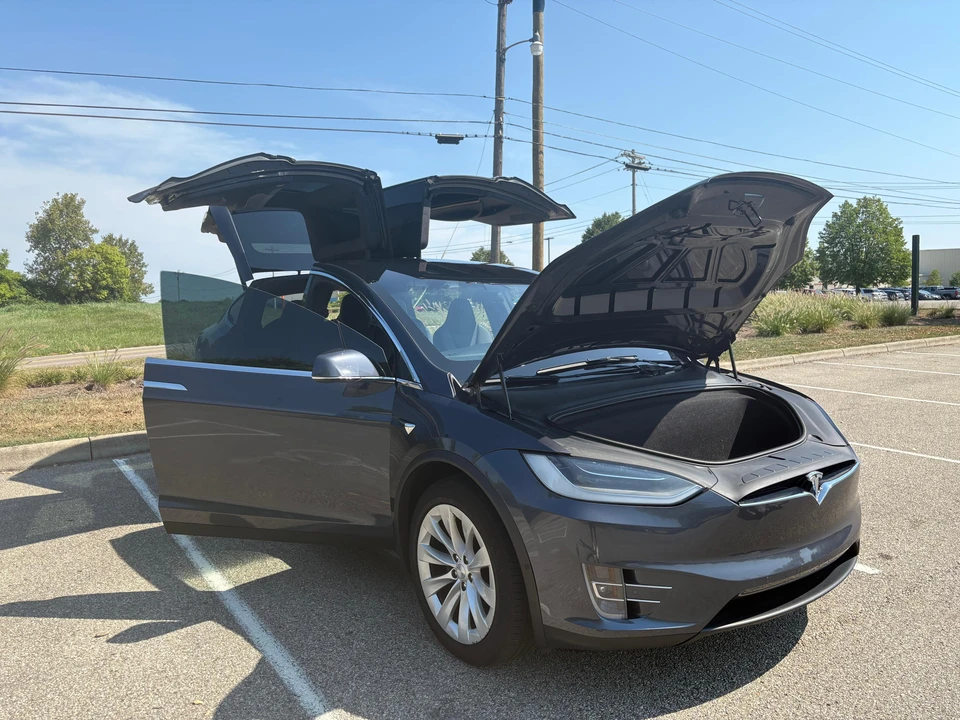 2019 Tesla Model X - Image 10 of 31