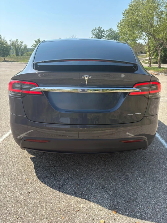 2019 Tesla Model X - Image 8 of 31