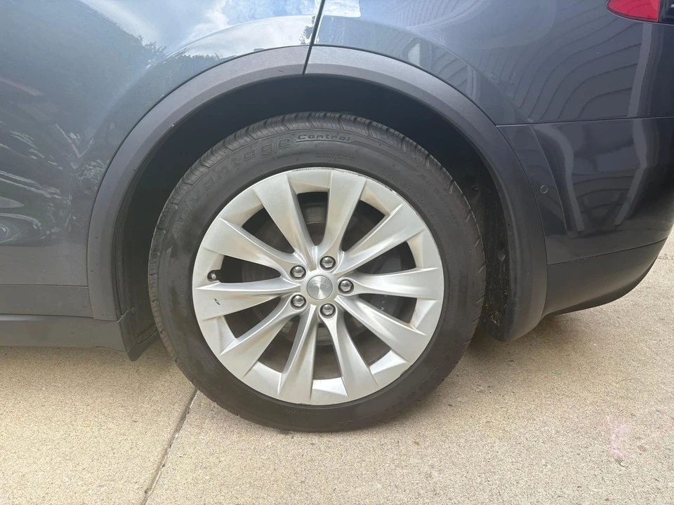 2019 Tesla Model X - Image 16 of 31