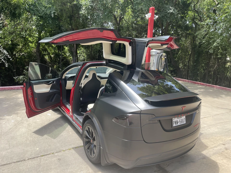 2019 Tesla Model X - Image 18 of 31