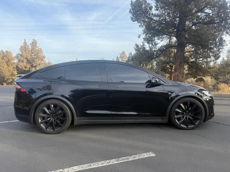 2019 Tesla Model X - Image 18 of 31