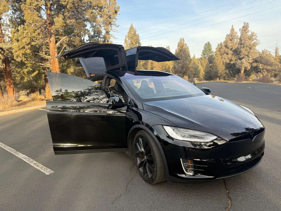 2019 Tesla Model X - Image 28 of 31