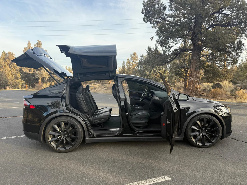 2019 Tesla Model X - Image 26 of 31