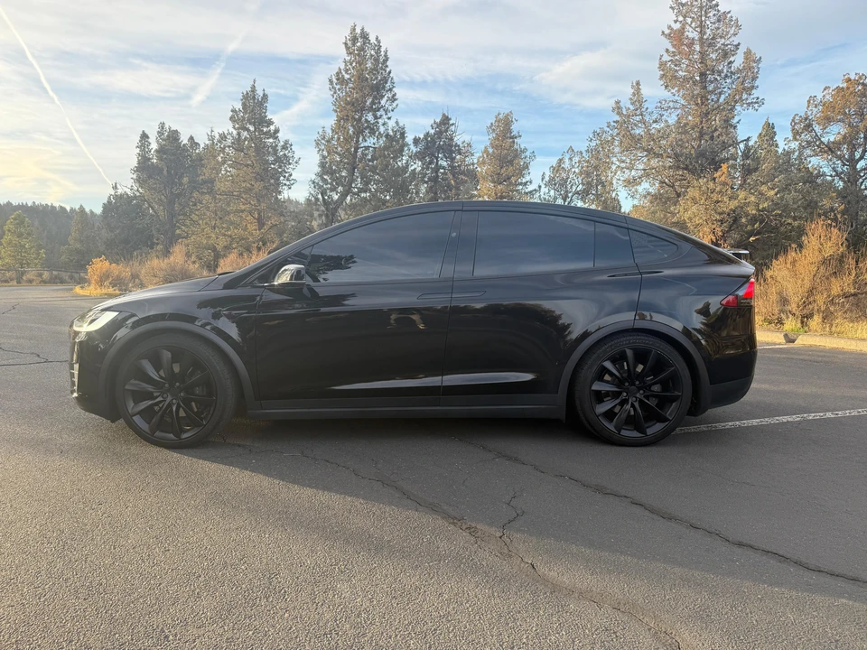 2019 Tesla Model X - Image 11 of 31