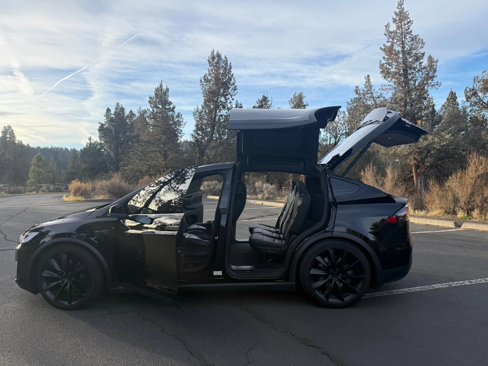 2019 Tesla Model X - Image 23 of 31