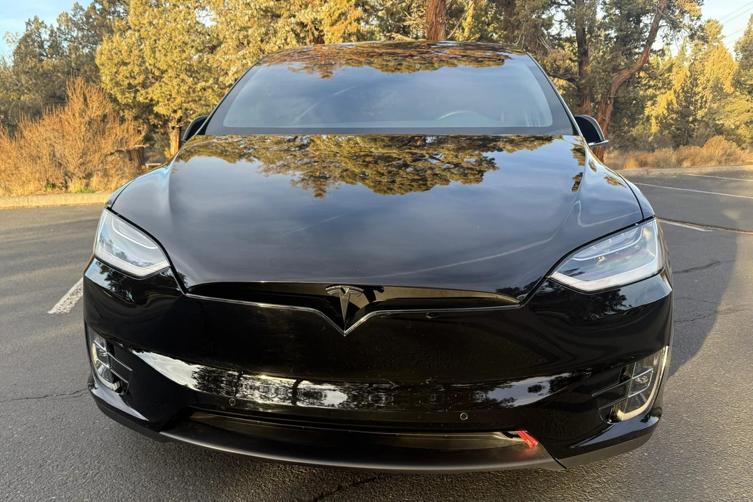 2019 Tesla Model X - Image 2 of 31