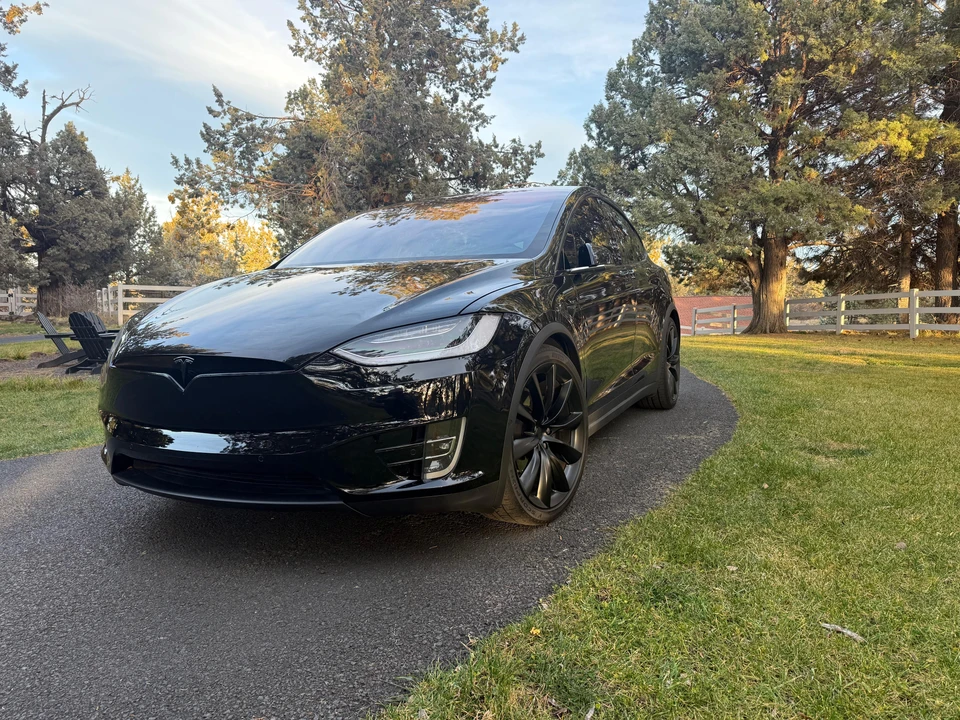 2019 Tesla Model X - Image 9 of 31