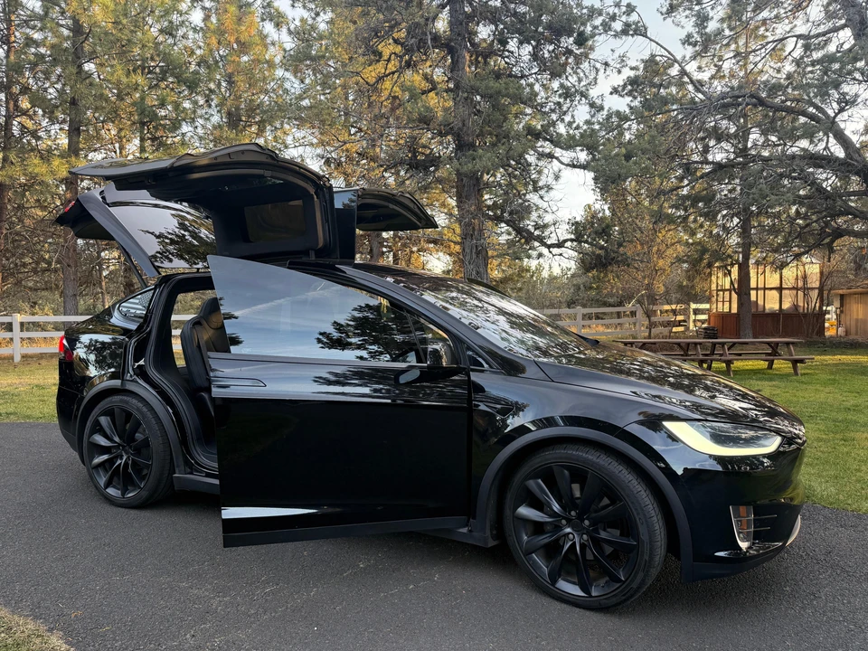 2019 Tesla Model X - Image 27 of 31