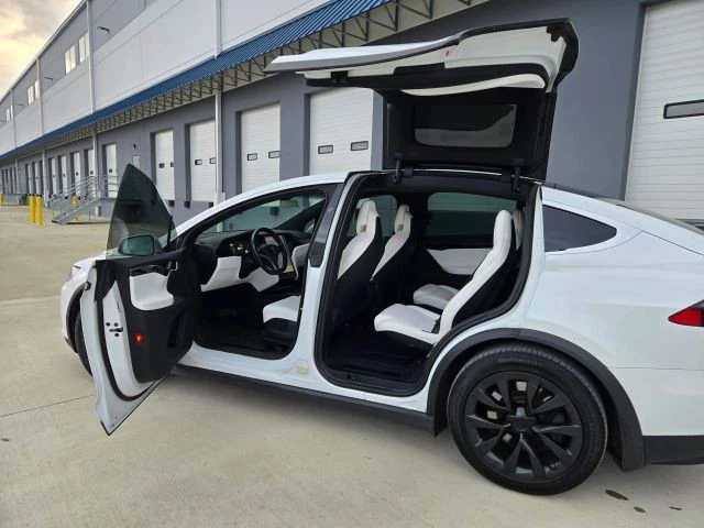 2019 Tesla Model X - Image 15 of 21