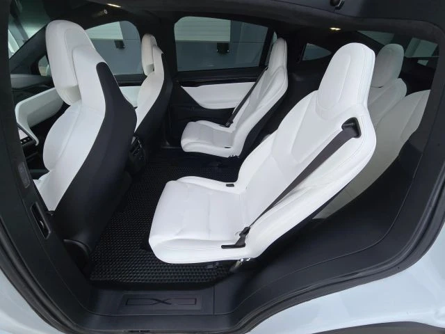2019 Tesla Model X - Image 17 of 21