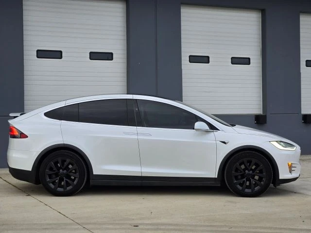 2019 Tesla Model X - Image 9 of 21