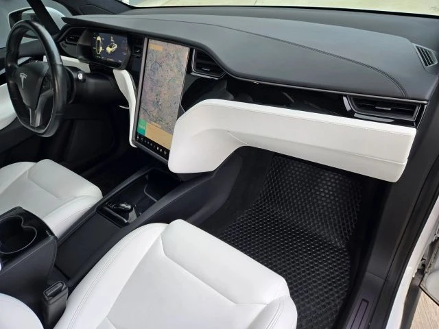 2019 Tesla Model X - Image 2 of 21