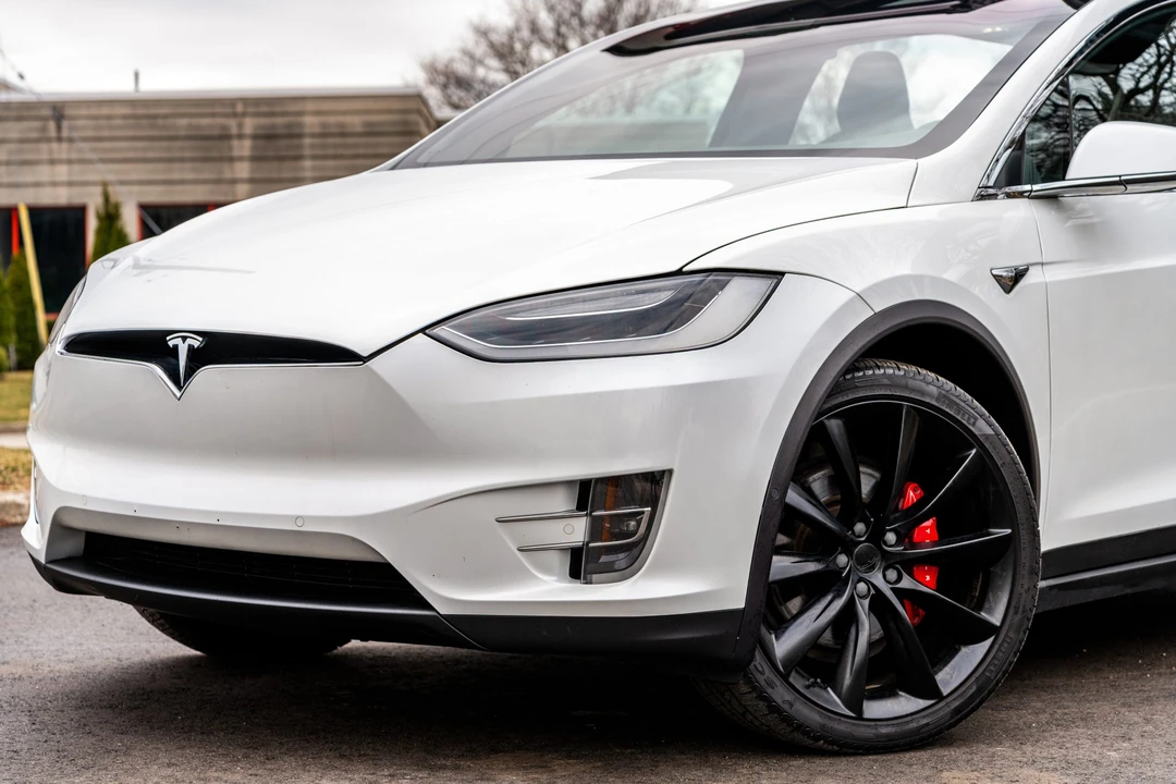 2019 Tesla Model X - Image 10 of 31