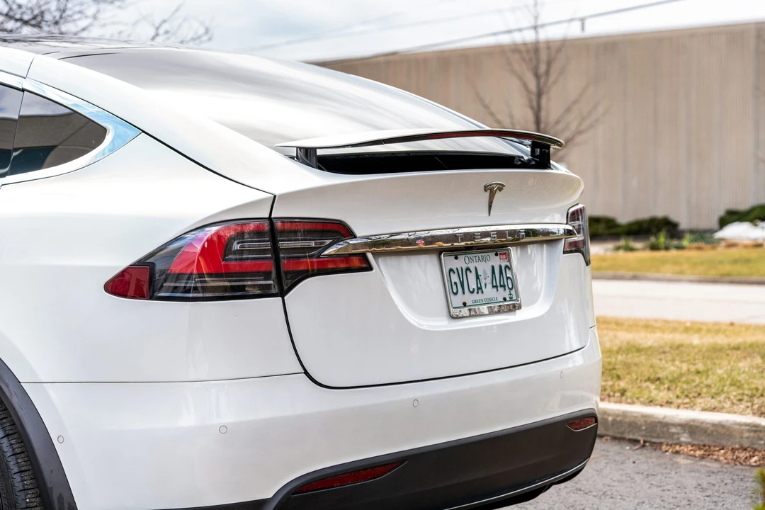 2019 Tesla Model X - Image 17 of 31