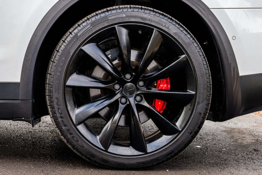 2019 Tesla Model X - Image 29 of 31