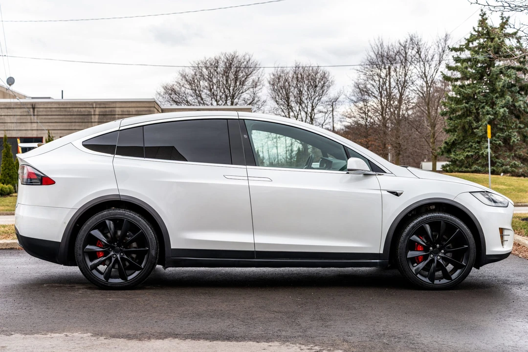 2019 Tesla Model X - Image 7 of 31