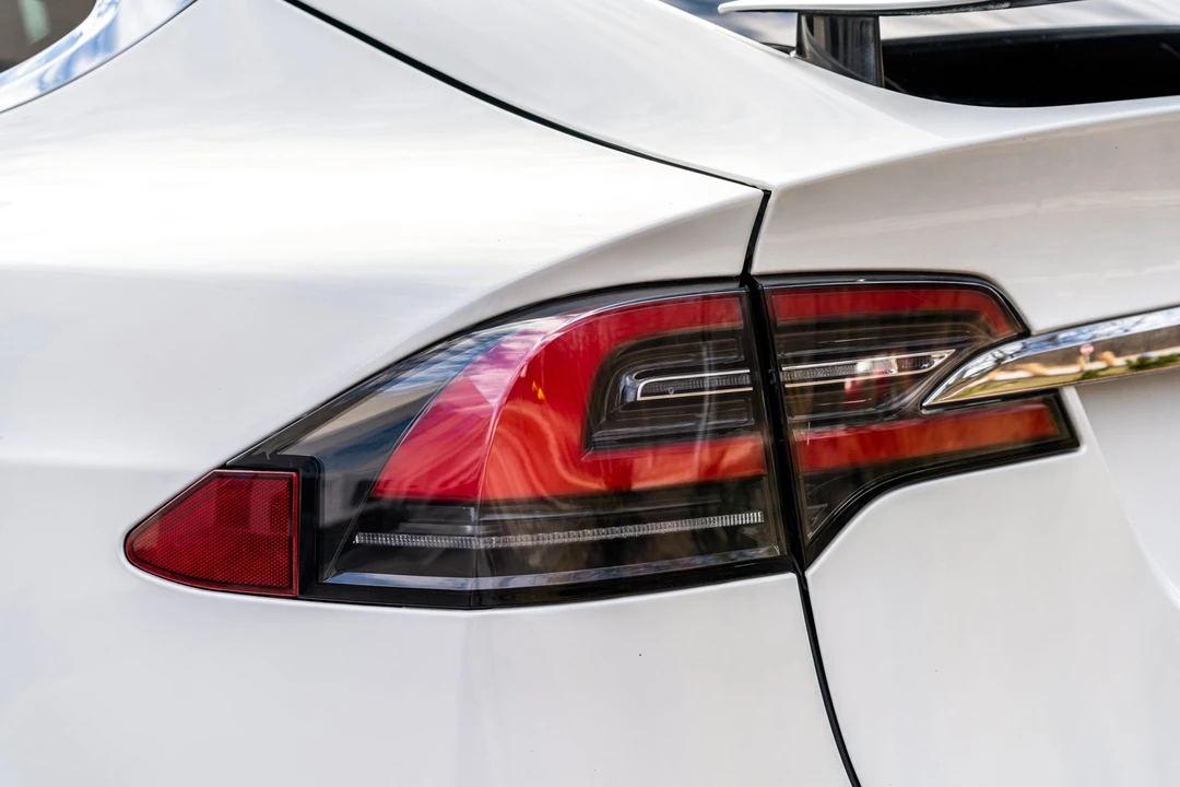 2019 Tesla Model X - Image 25 of 31