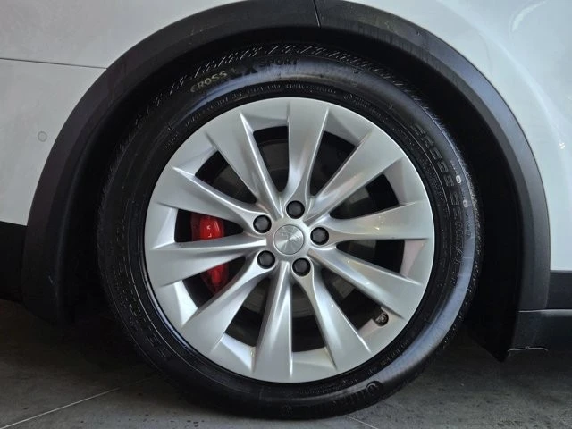 2019 Tesla Model X - Image 5 of 12