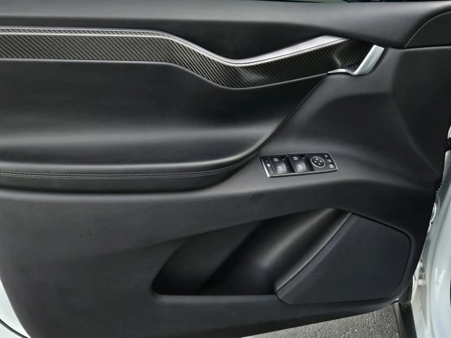 2019 Tesla Model X - Image 9 of 12