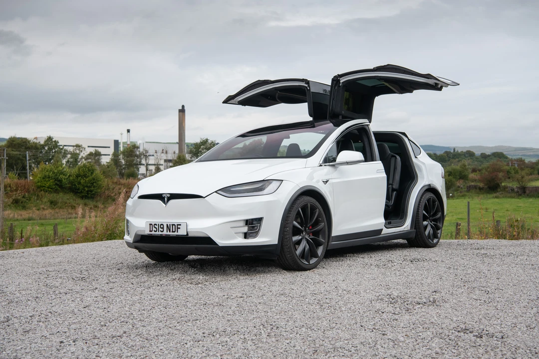 2019 Tesla Model X - Image 14 of 31