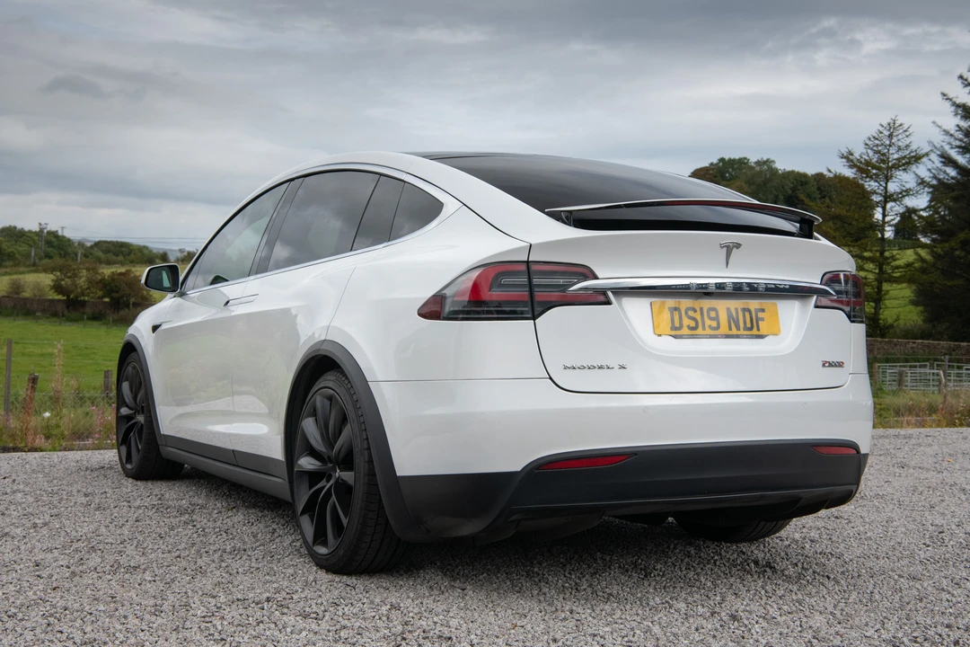 2019 Tesla Model X - Image 4 of 31